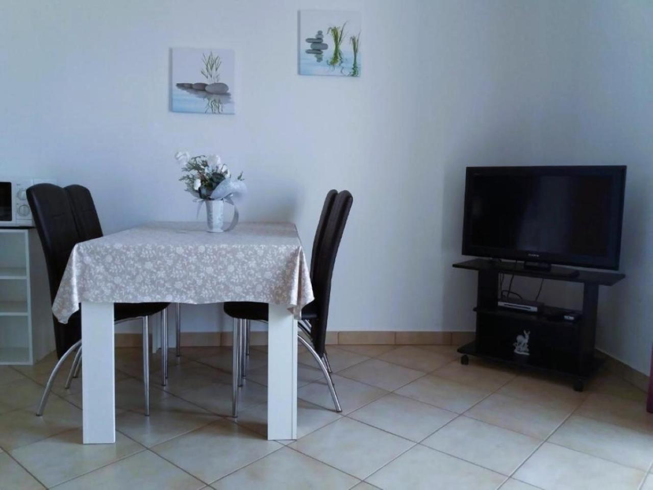 Guest House Lucija Banjol Bilik gambar