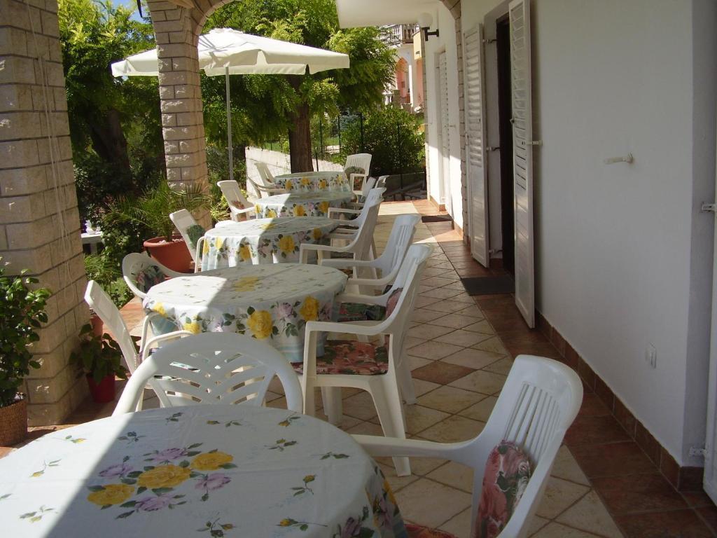 Guest House Lucija Banjol Luaran gambar